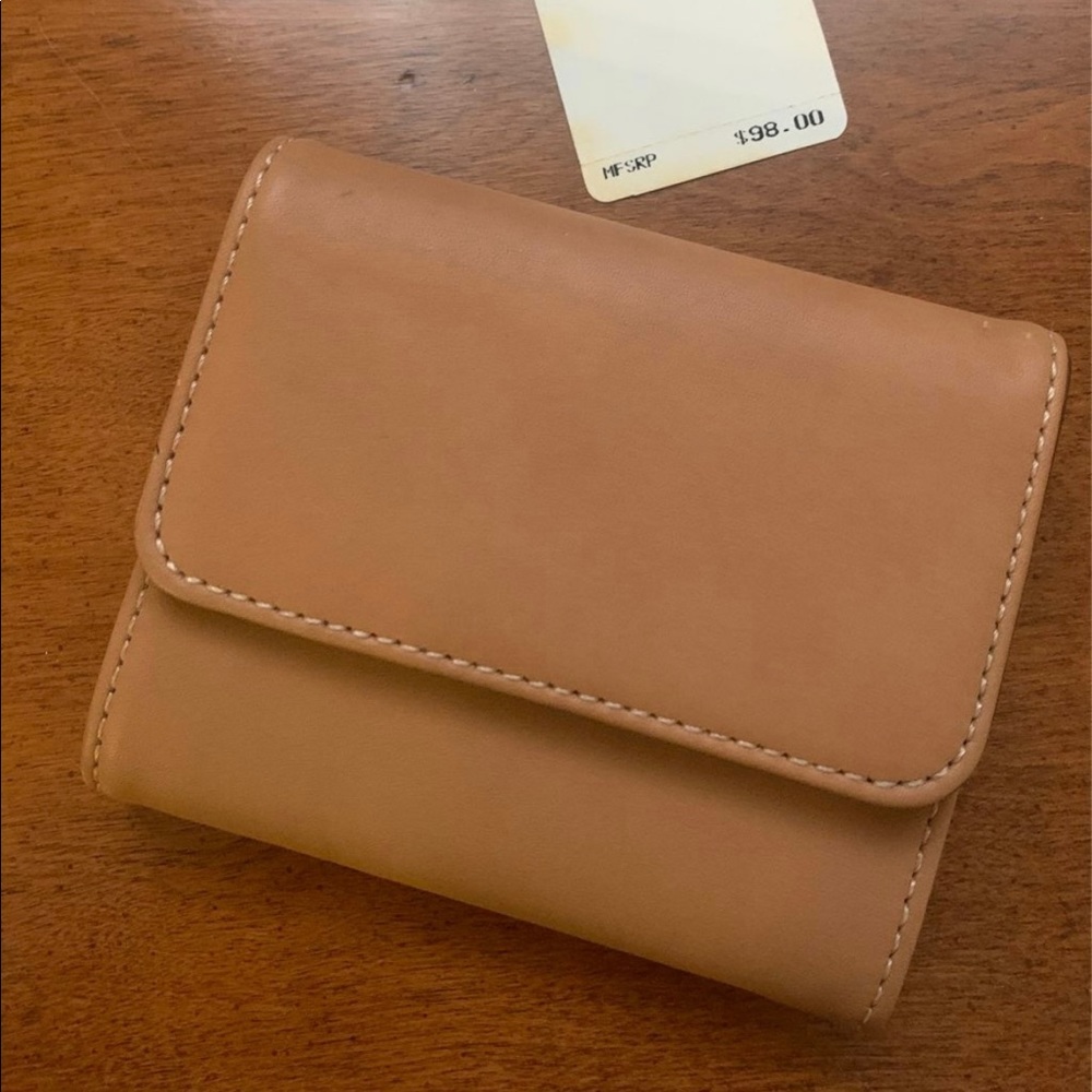 Coach NEW Vintage Trifold Tan Wallet with Coin Zip